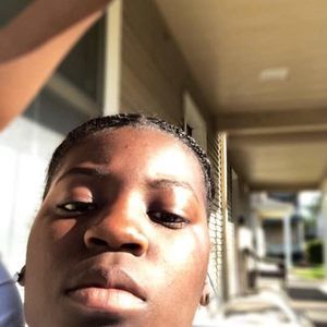 Meet your Posher, Monaee